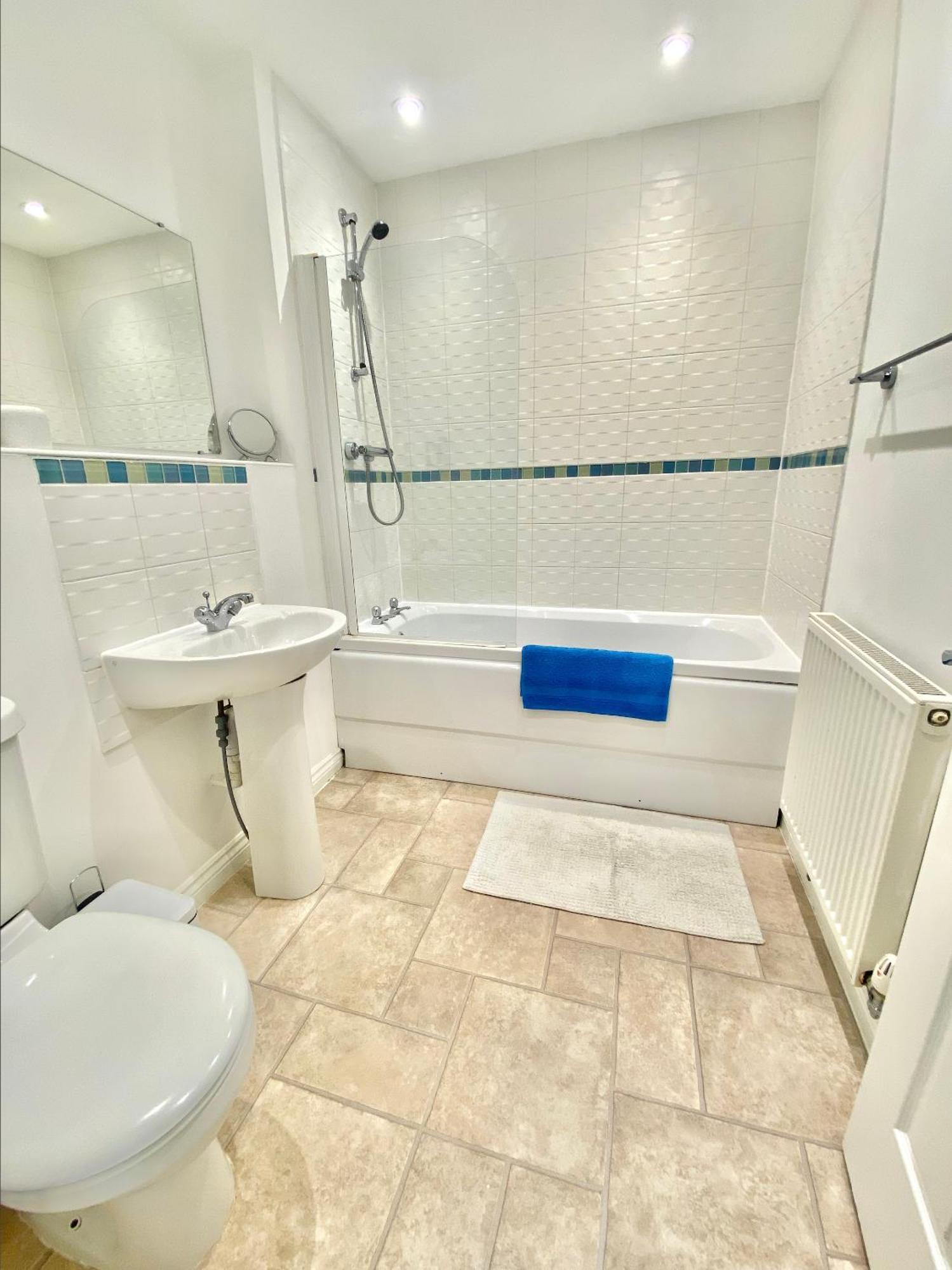 Free Private Parking! Oakley House And Garden! Fully Equipped 4 Comfy Beds Villa Корби Екстериор снимка