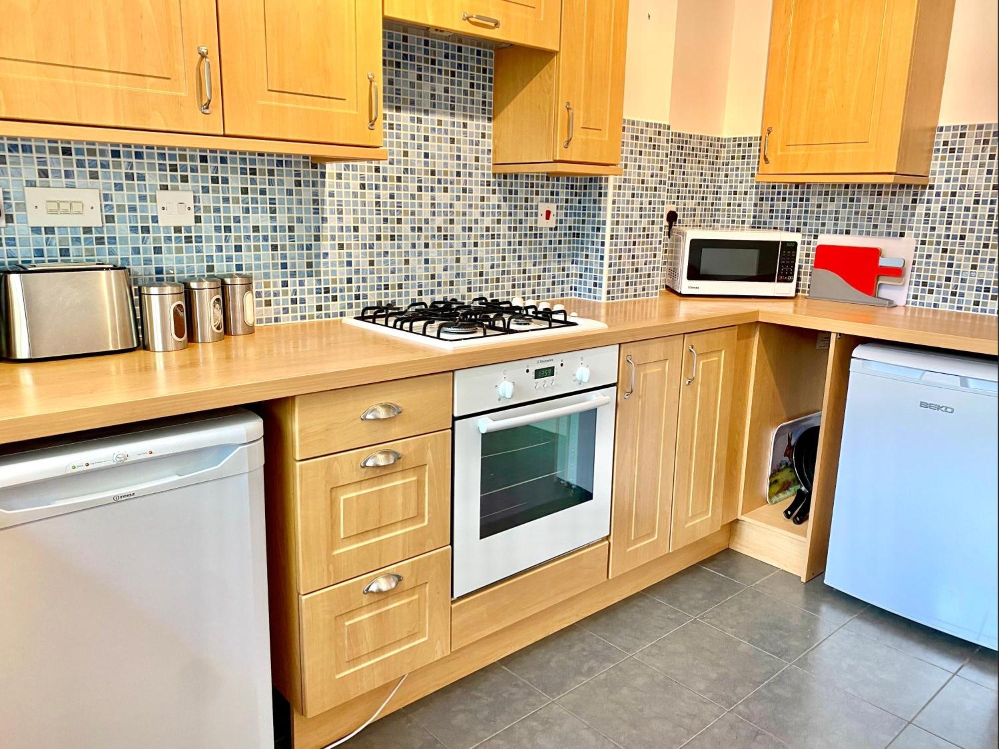 Free Private Parking! Oakley House And Garden! Fully Equipped 4 Comfy Beds Villa Корби Екстериор снимка