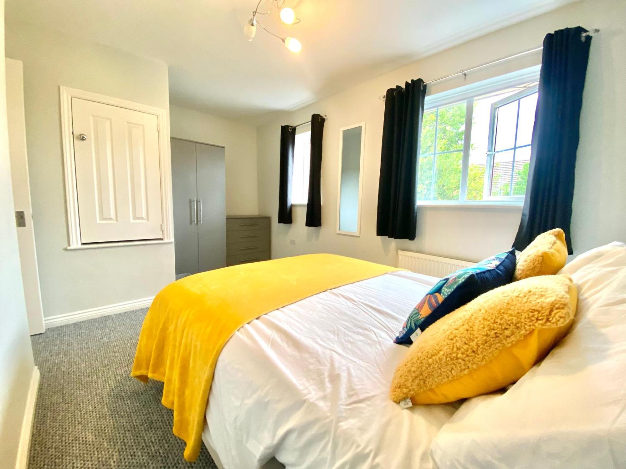 Free Private Parking! Oakley House And Garden! Fully Equipped 4 Comfy Beds Villa Корби Екстериор снимка